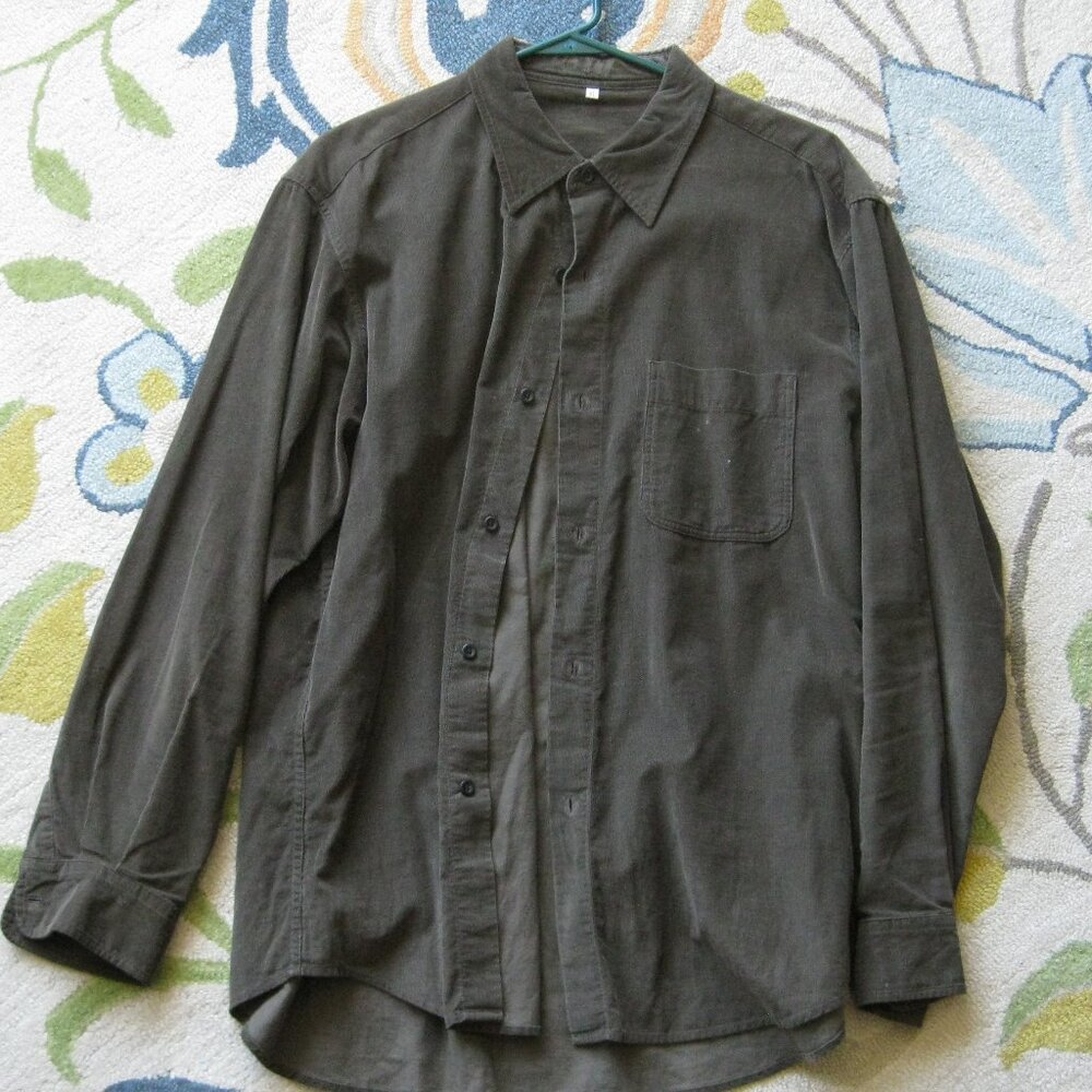 Men's Casual Long-Sleeve Button-Up Shirt in Dark Olive